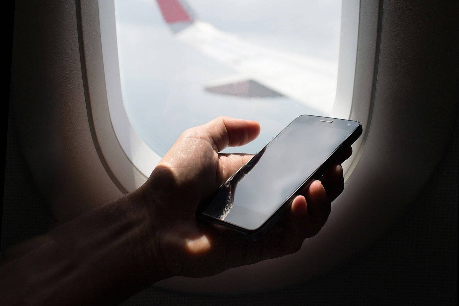 Можно ли в самолете пользоваться мобильным телефоном:ликбез от дилетанта estimata