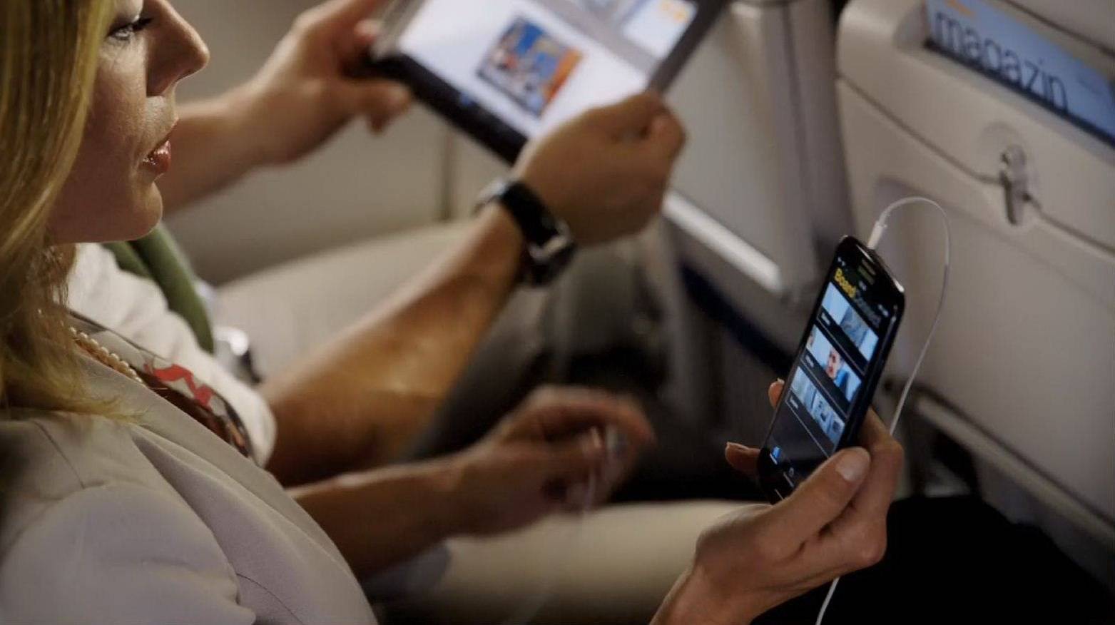Можно ли в самолете пользоваться телефоном и интернетом во время полета